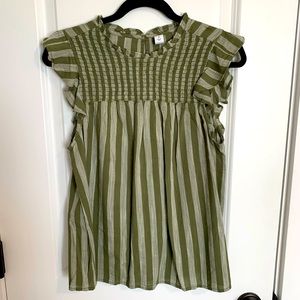 Lightweight ruffle sleeve tank